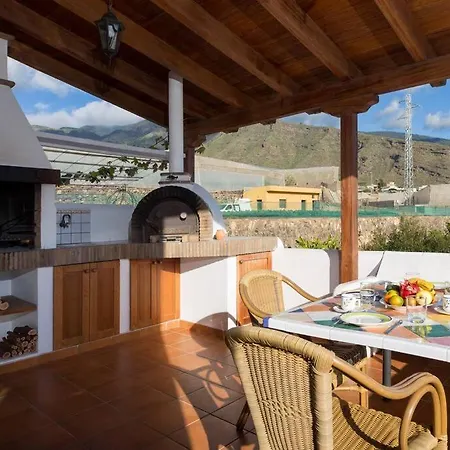 Casa Canaria Con Piscina Y Bonitas Vistas Hébergement de vacances *
